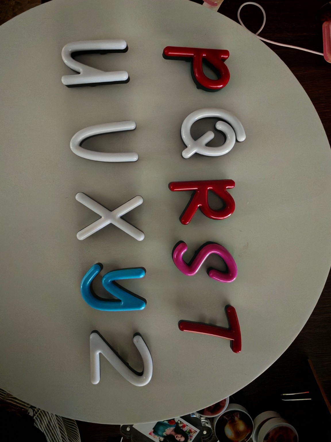 Detalle de letras luminosas reales